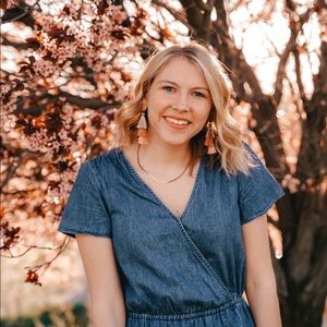 Meet your Posher, Reagan